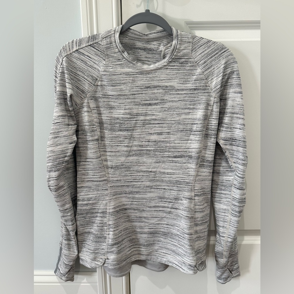 Lululemon Runderful Long Sleeve Shirt Size 8 Woman’s Athletic Running Top
